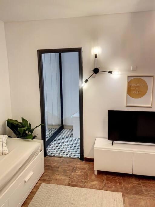 Апартаменты Ibiza -Sublime Studio Place De La Trinite- Netflix Тулуза Экстерьер фото
